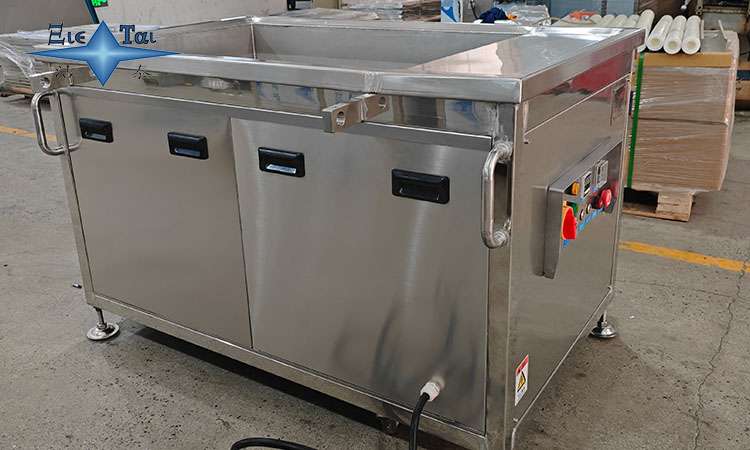 超聲波清洗機中的藍色水：成分、用途及作用原理解析